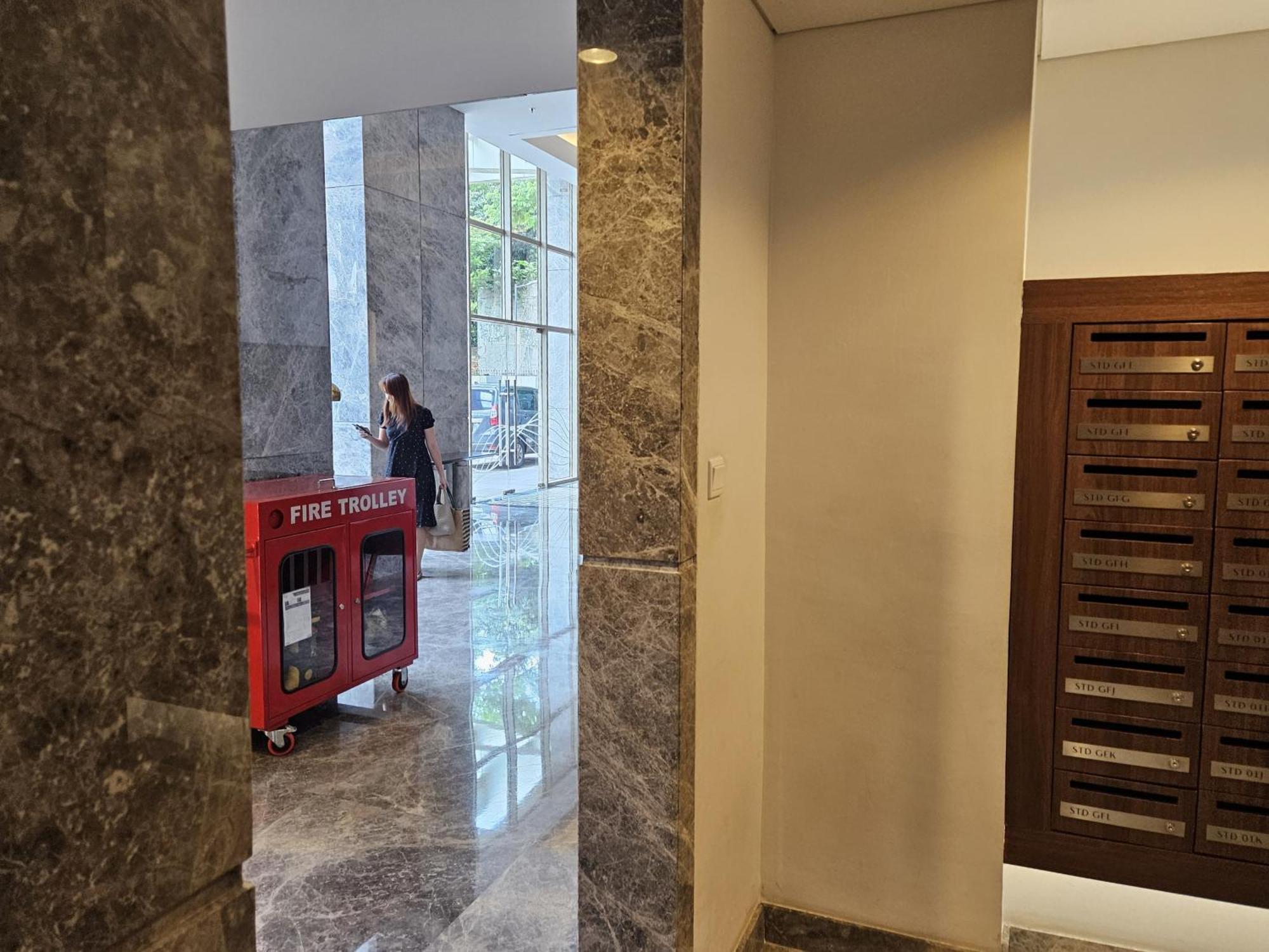 3Br Flat In Taman Anggrek Residence Джакарта Экстерьер фото